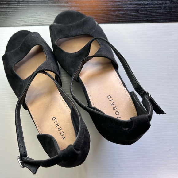 Torrid Black Peep-Toe Platform Heels - Size 12 - $20 - Picture 1 of 3